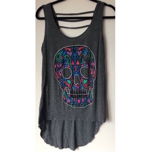 2/$20 🛍 Open back tank top • sz M